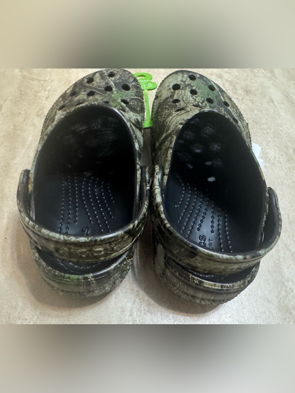 Crocs Kids' Realtree APX Classic Clog - Picture 4 of 9